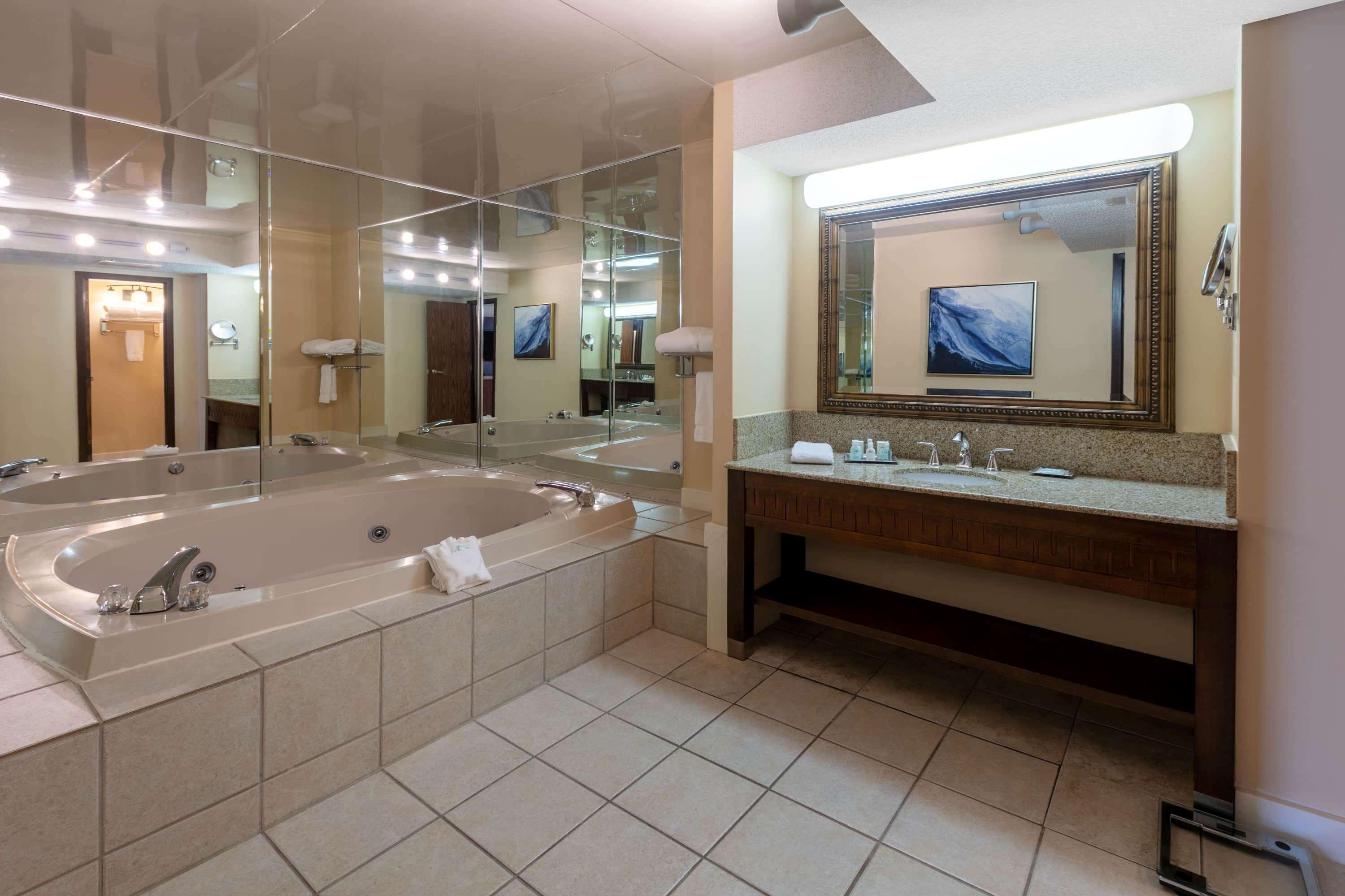 Wyndham Riverfront Hotel Литъл Рок Екстериор снимка